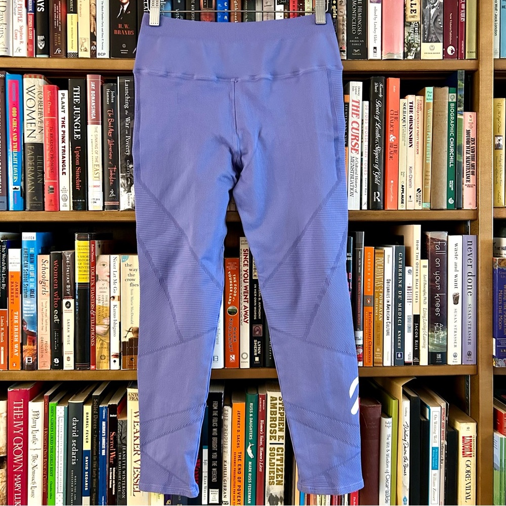 Peloton Purple Periwinkle Seamless Shapeshifter 7/8 Leggings size Large - Picture 7 of 7